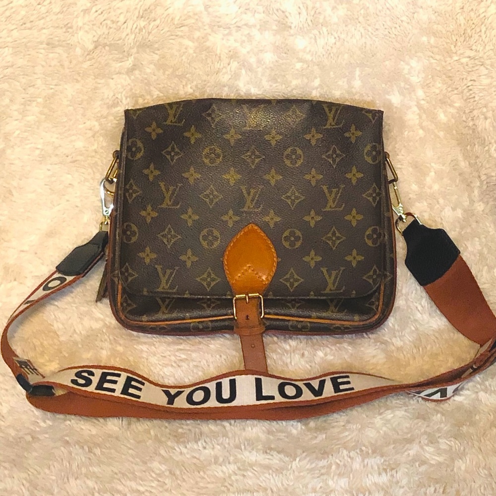 authentic LOUIS VUITTON CARTOUCHIERE MM